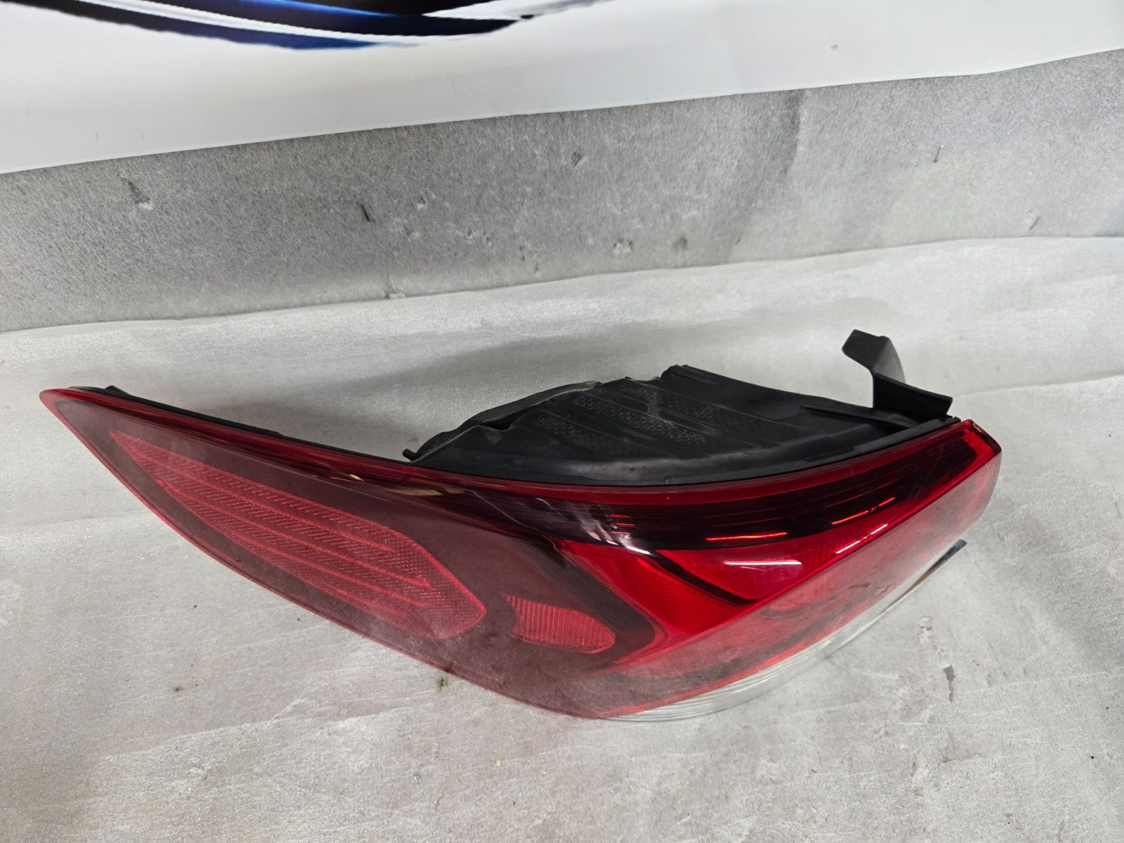 2018 2019 Hyundai Sonata Drivers Left Side Rear Tail Light Lamp OEM 92401-C2