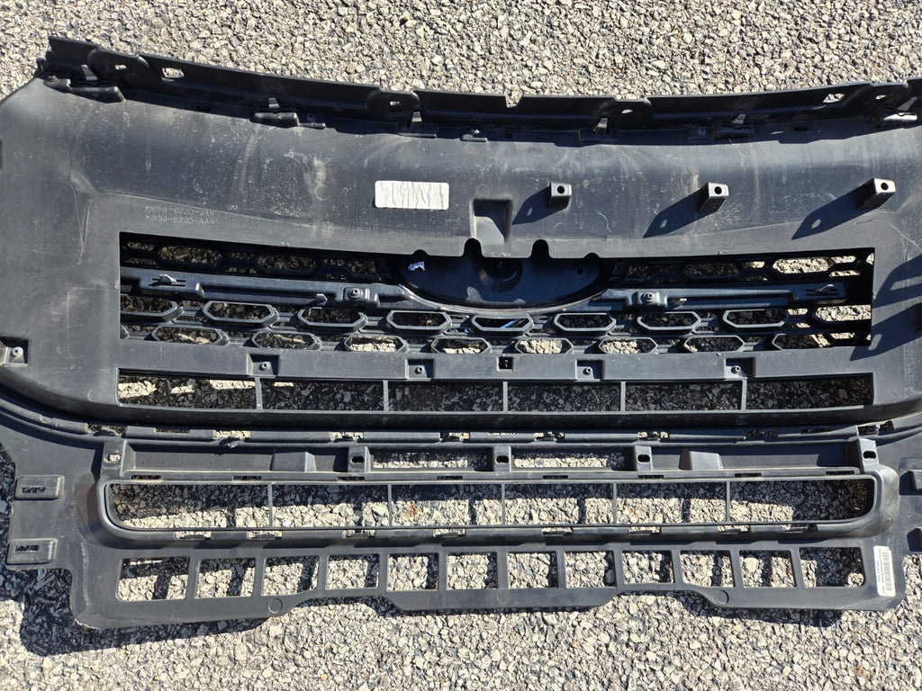 2020 2021 2022 2023 Ford Explorer Grill W/ Emblem LB5B-8200-BD59B8 OEM