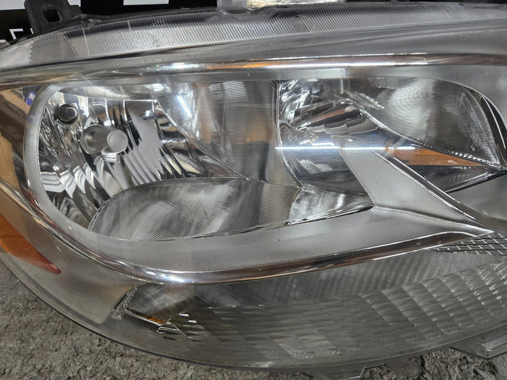2018-2019 MERCEDES-BENZ SPRINTER RIGHT PASSENGER HEADLIGHT HALOGEN A9109060500