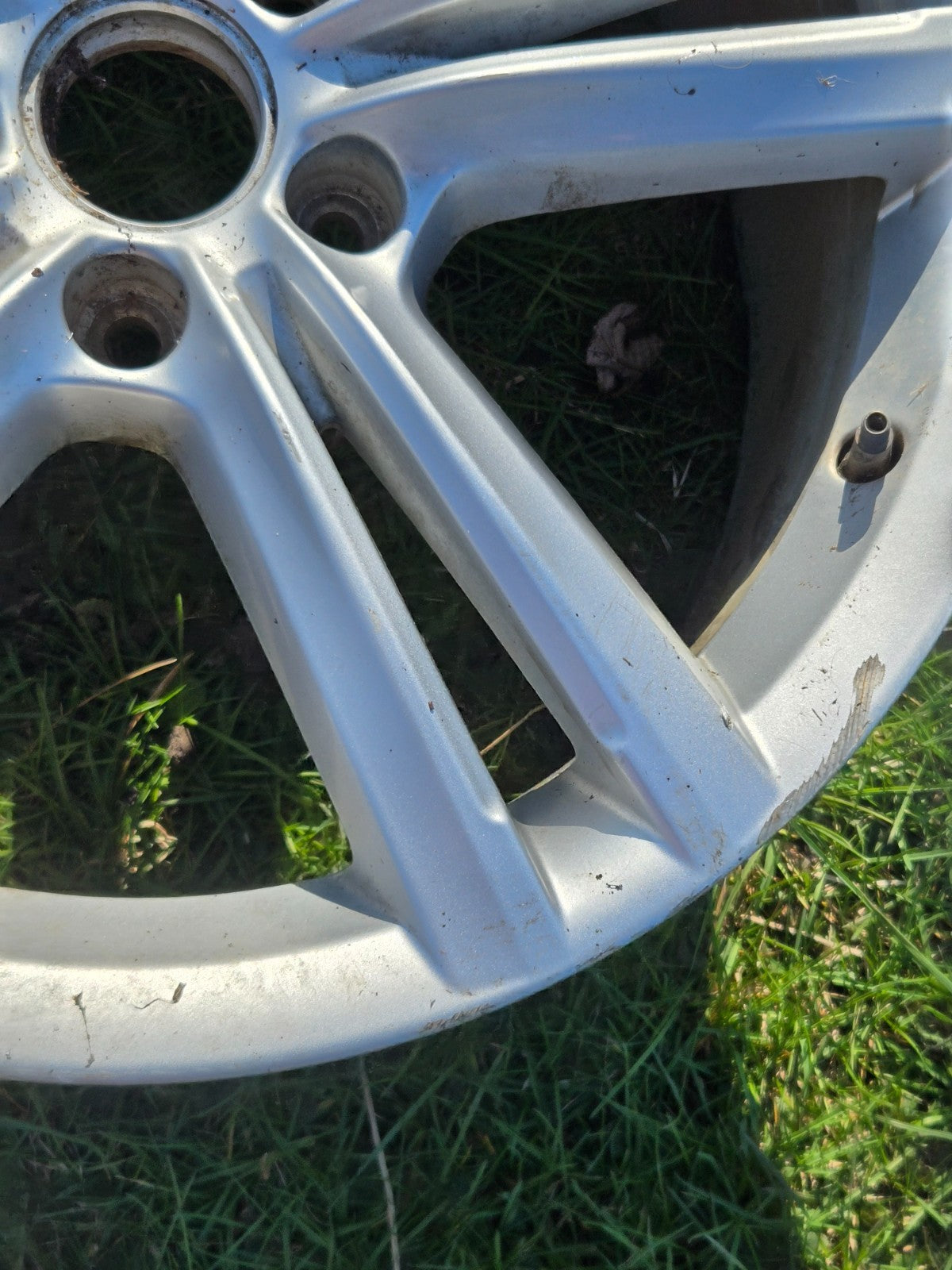 2012 - 2015 Volkswagen VW Passat Wheel Rim 18" 561601025C OEM