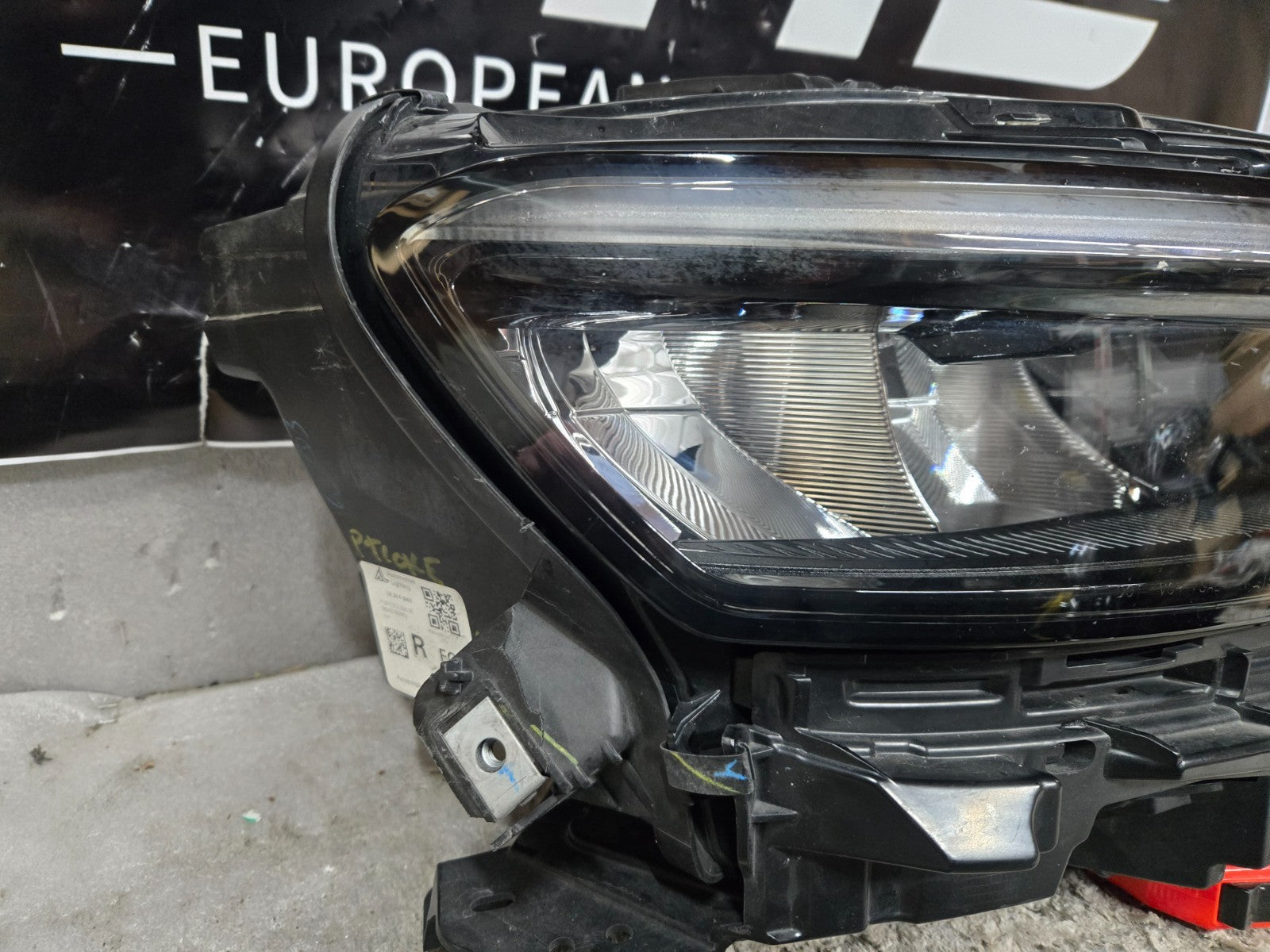 2021 2022 JEEP GRAND CHEROKEE FRONT RIGHT RH PASSENGER SIDE LED HEADLIGHT OEM