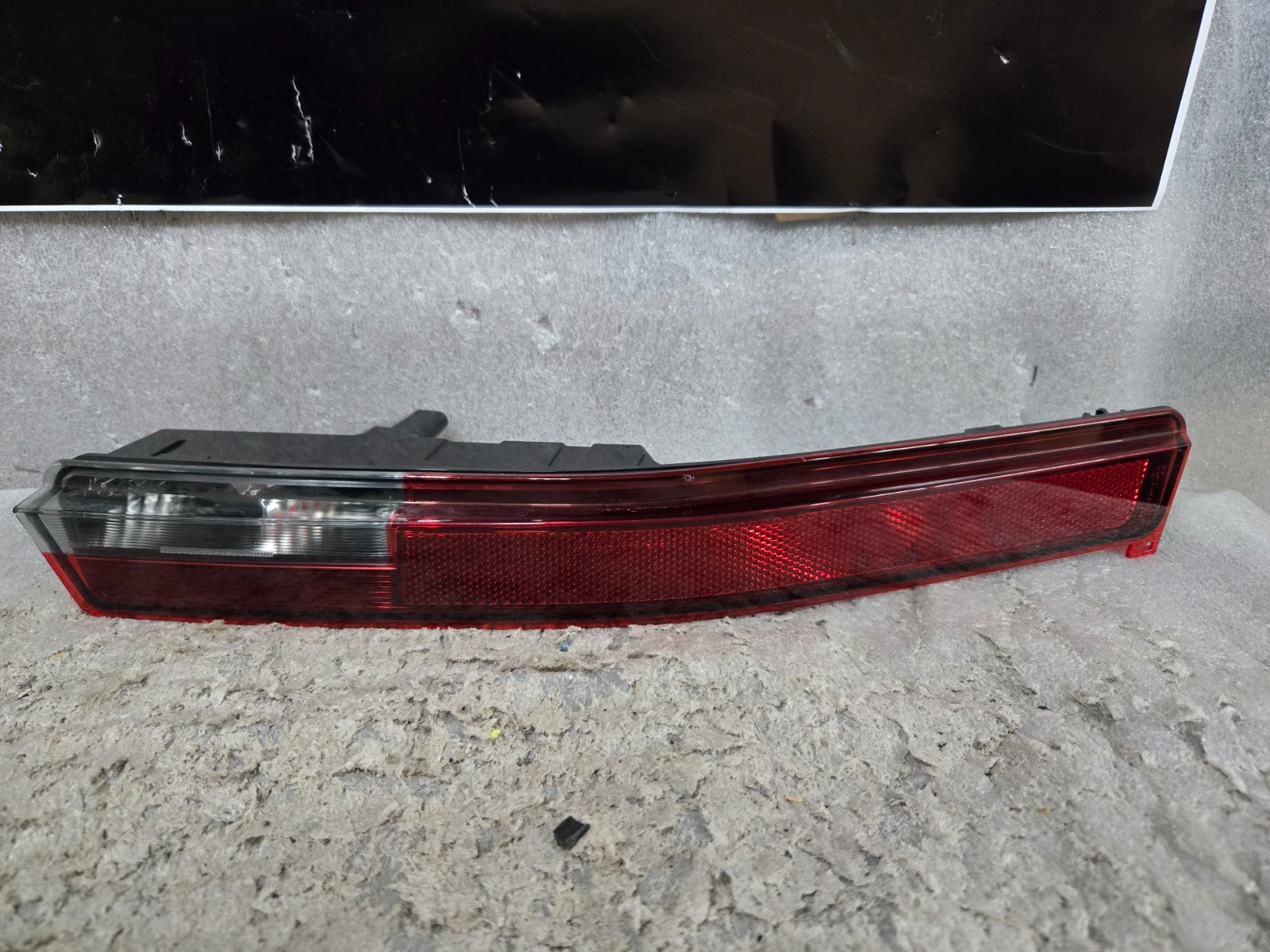 2022 2023 BMW IX REAR LOWER LEFT DRIVER BUMPER LIGHT LAMP H1795377908 OEM
