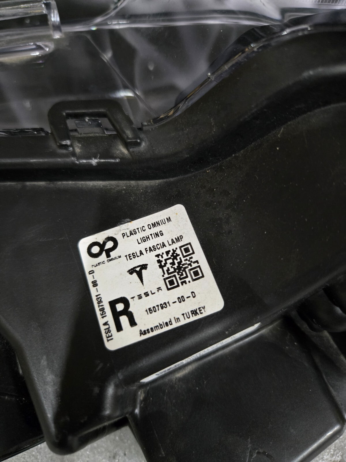 *Damaged* Tesla Model Y Front Right Side Fog Light Lamp 2020 2021 2022 2023 OEM