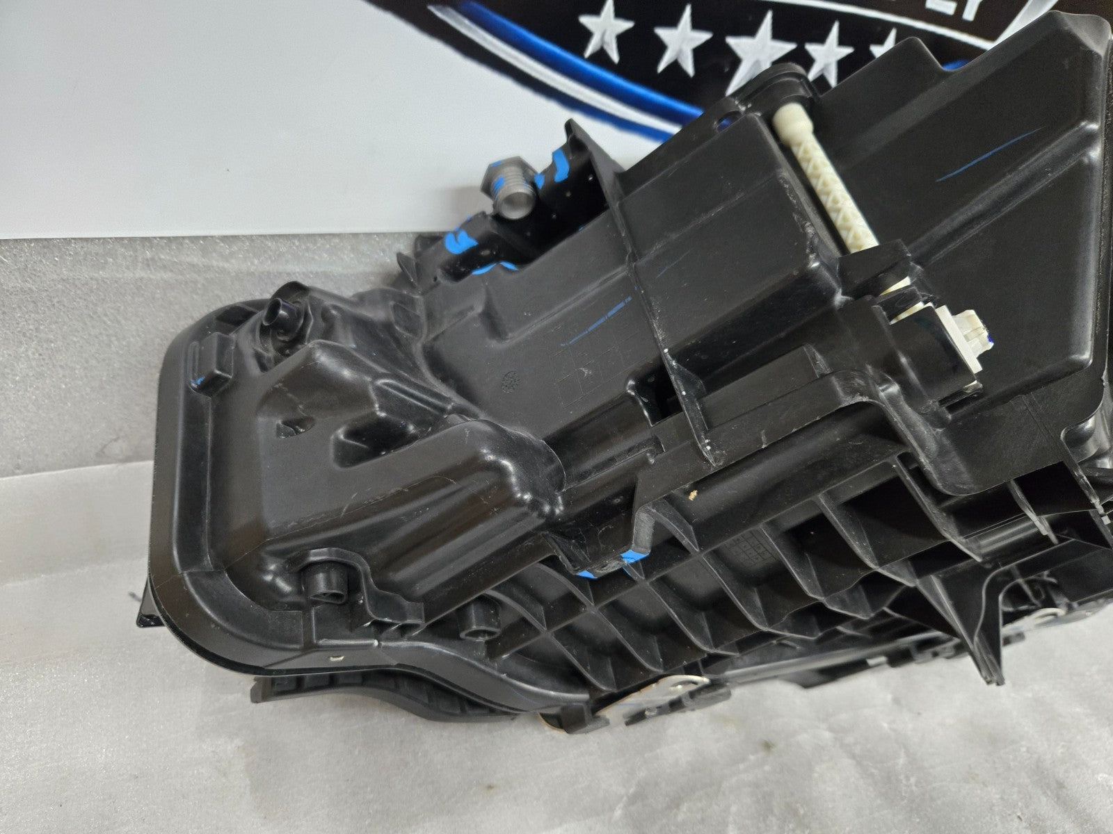 2022-2025 BMW 3-Series Right RH Passenger Shadowline LED Headlight OEM 7886664