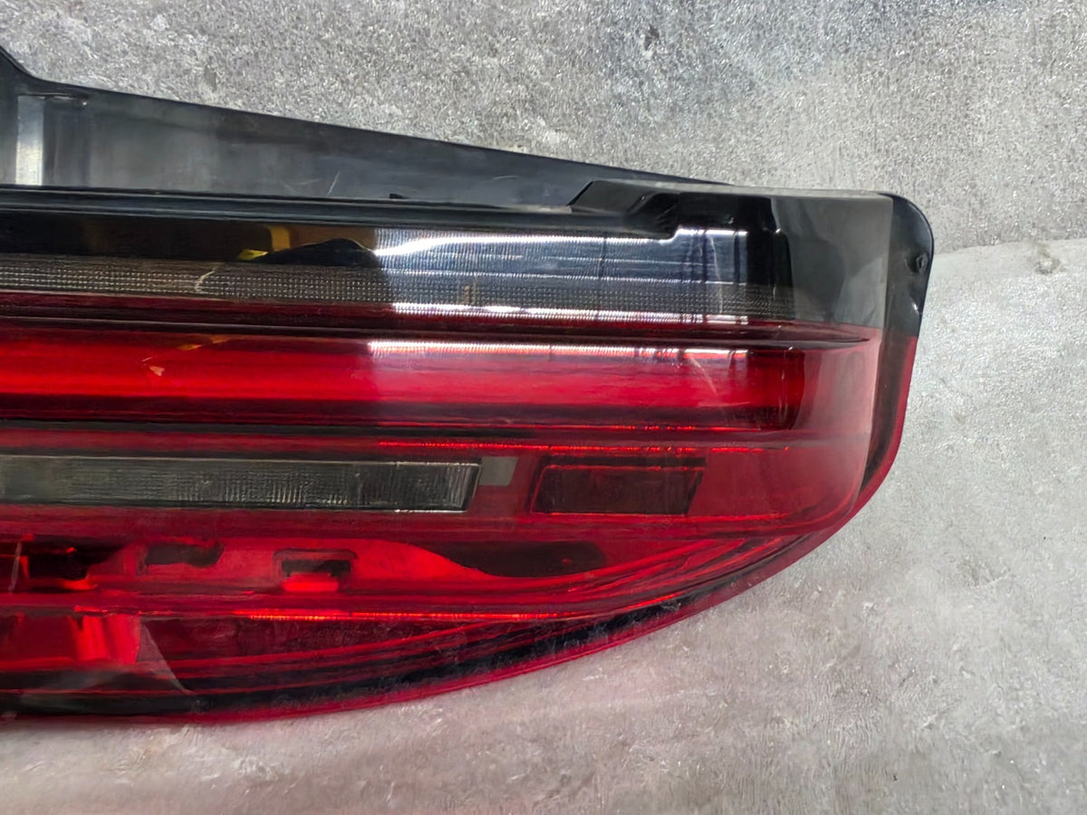 20-22 BMW 7 G11 G12 740 750 M760 ALPINA B7 TAIL LIGHT TRUNK LID DRIVER LEFT OEM