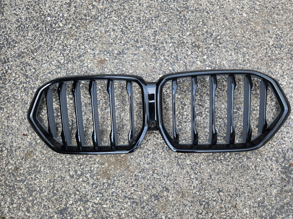 2020-2022 BMW X6 G06 Front Upper Bumper Black Grill Grille 7481386 7481387 OEM