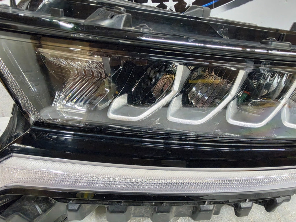 2021-2023 Kia Sorento Reflector LED Headlight Driver Left LH OEM 92101-R5220