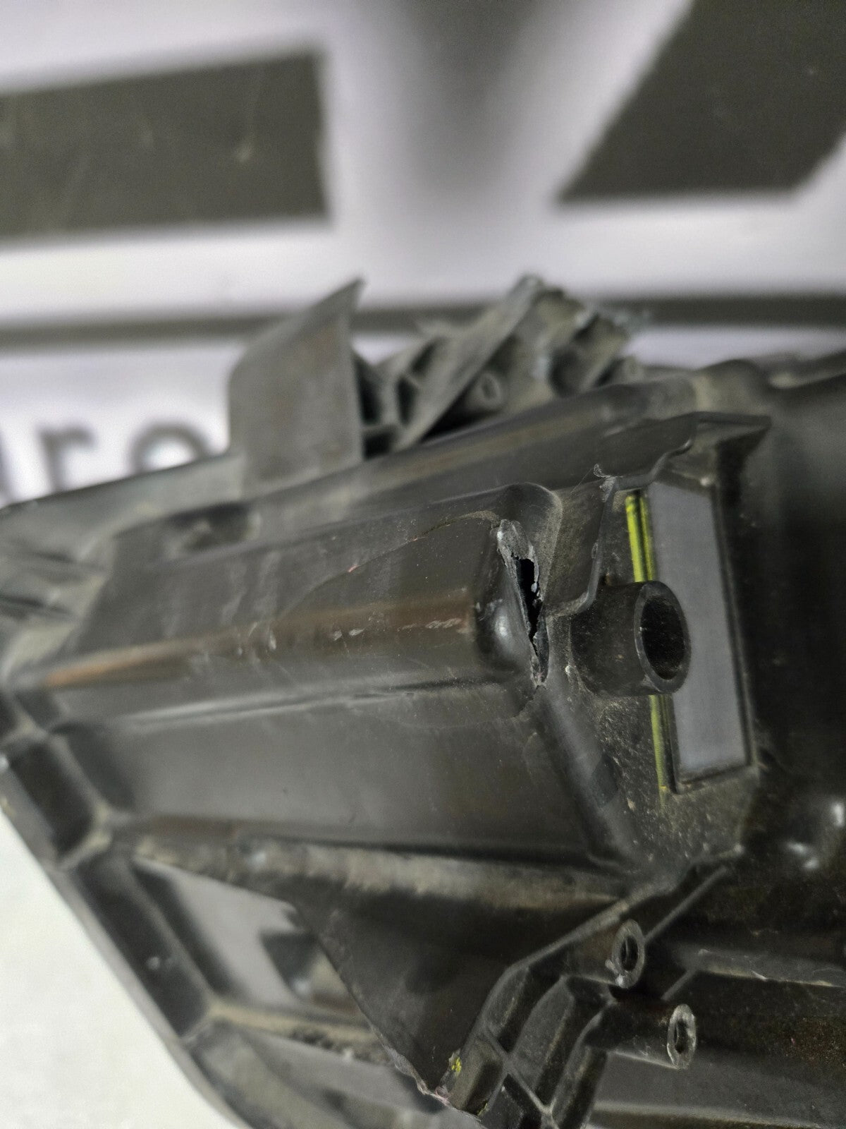2018 2019 2020 Chevrolet Equinox Headlight Halogen Right RH GM OEM 84428284