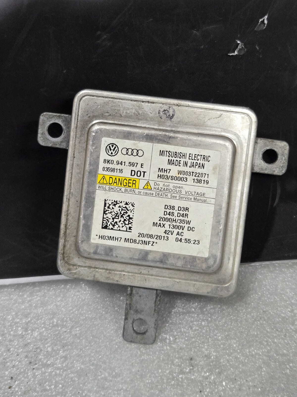 OEM Audi VW Xenon Ballast HID Light Control Unit Computer Module 8K0.941.597 E