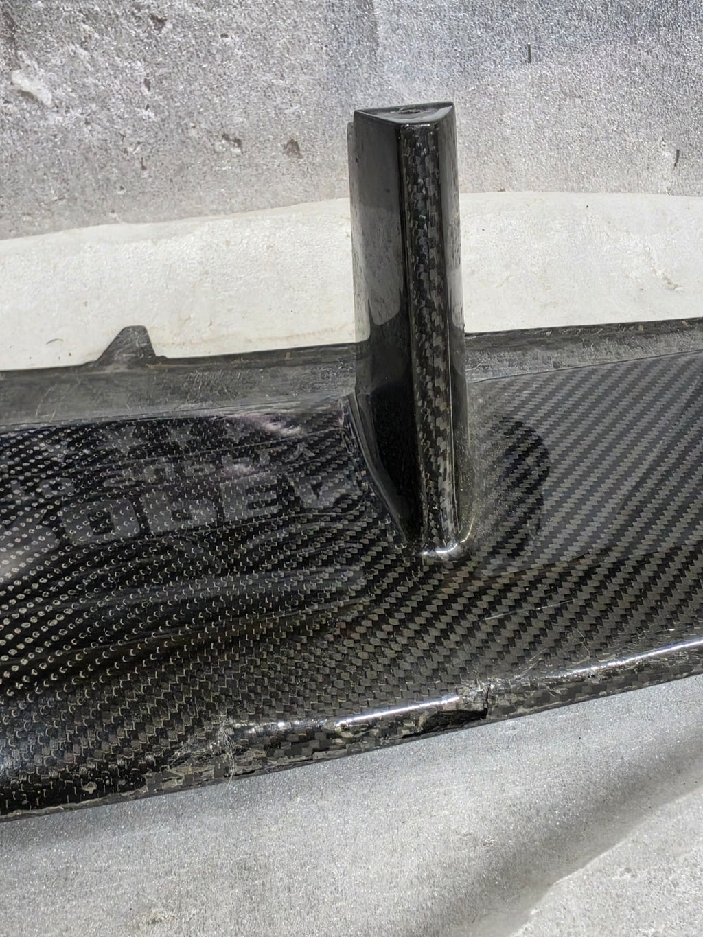 LAMBORGHINI URUS CARBON FRONT CENTER LOWER SPOILER SPLITTER 4ML807059A OEM