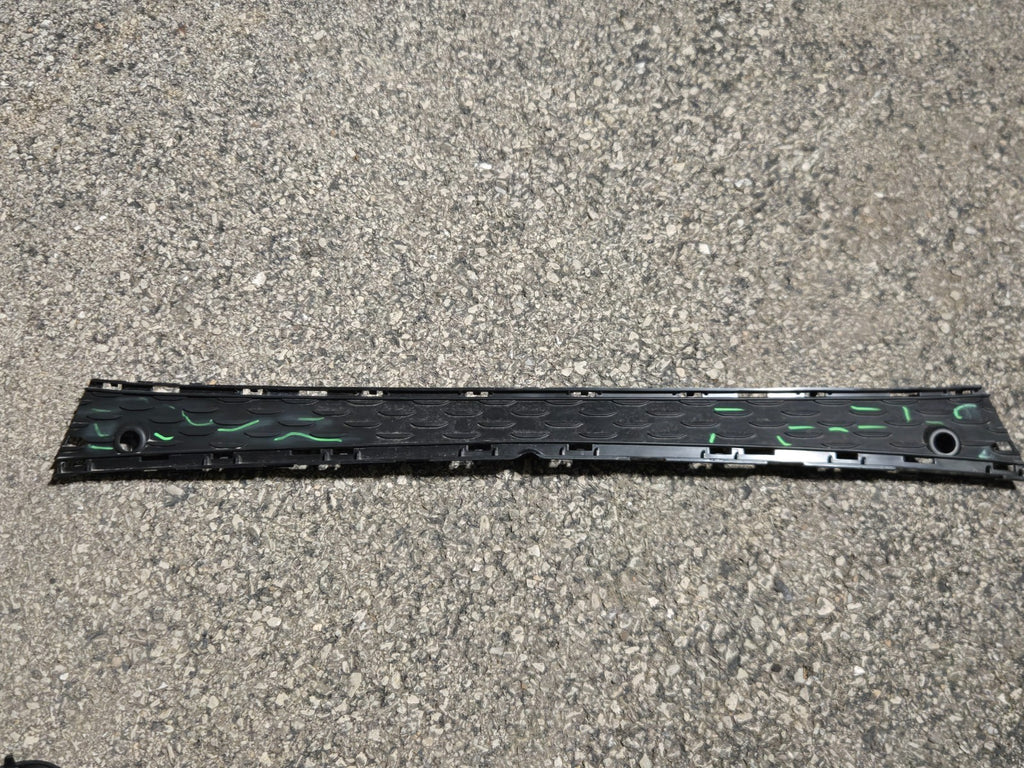 2020-2025 MERCEDES BENZ GLE350 GLE450 GRILLE CENTER A1678852610 OEM AMG