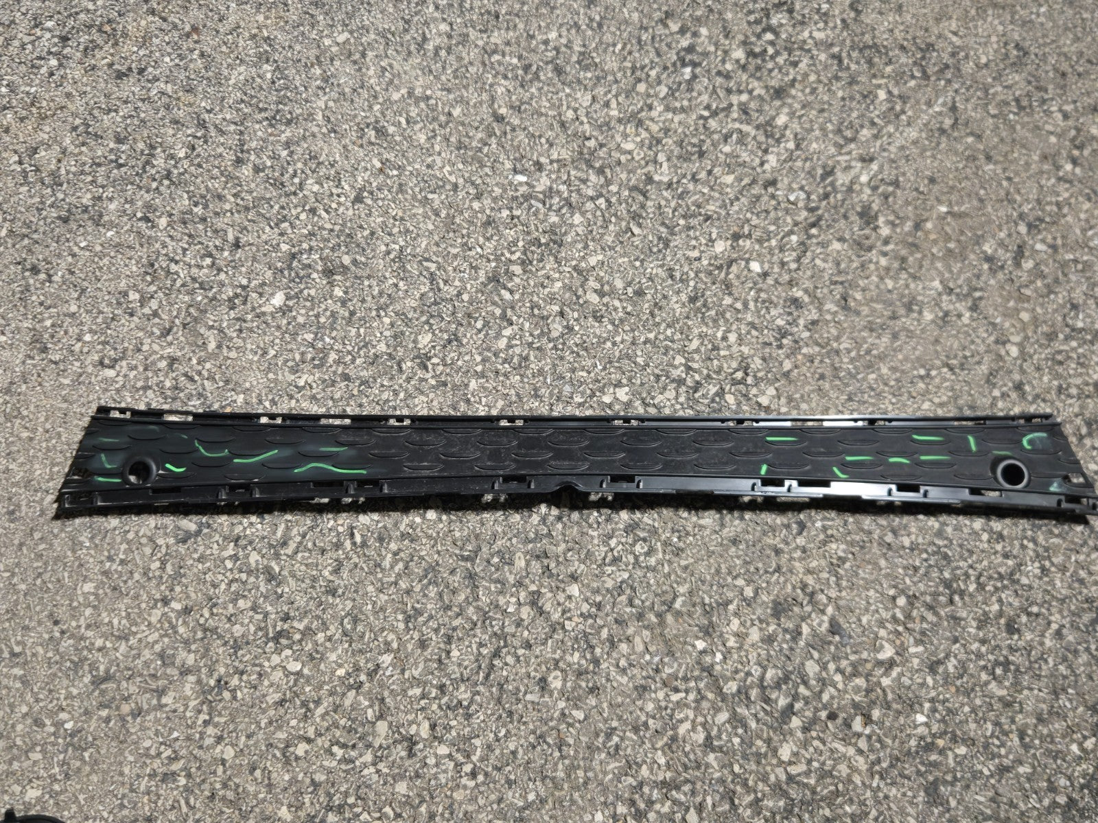 2020-2025 MERCEDES BENZ GLE350 GLE450 GRILLE CENTER A1678852610 OEM AMG