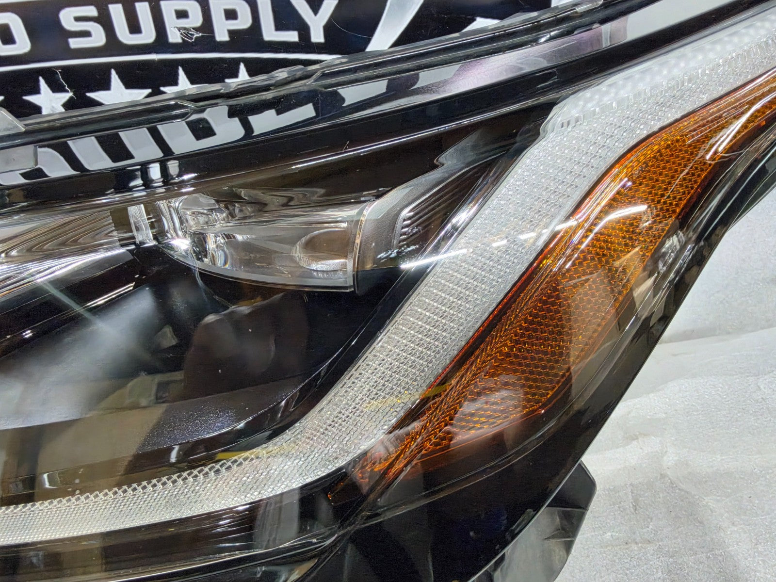 2018 2019 Range Rover Velar LED Headlight LH Driver COMPLETE OEM J8A2-13W030-FG