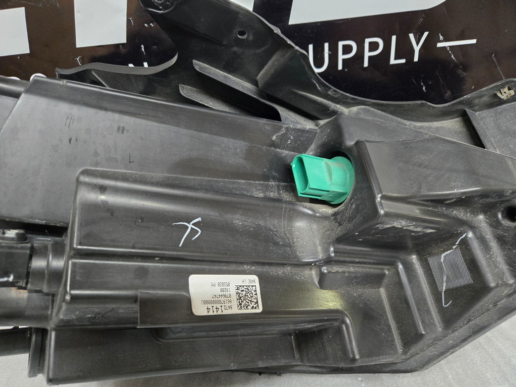 2018-2021 Chevrolet Traverse Xenon HID Headlight Left LH Driver OEM 84721414