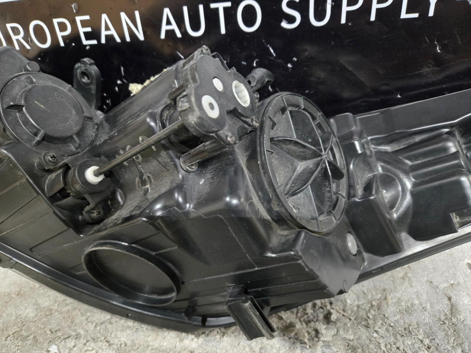 2011 2012 2013 Hyundai Elantra RH Right Passenger Halogen Headlight OEM 92102-3Y
