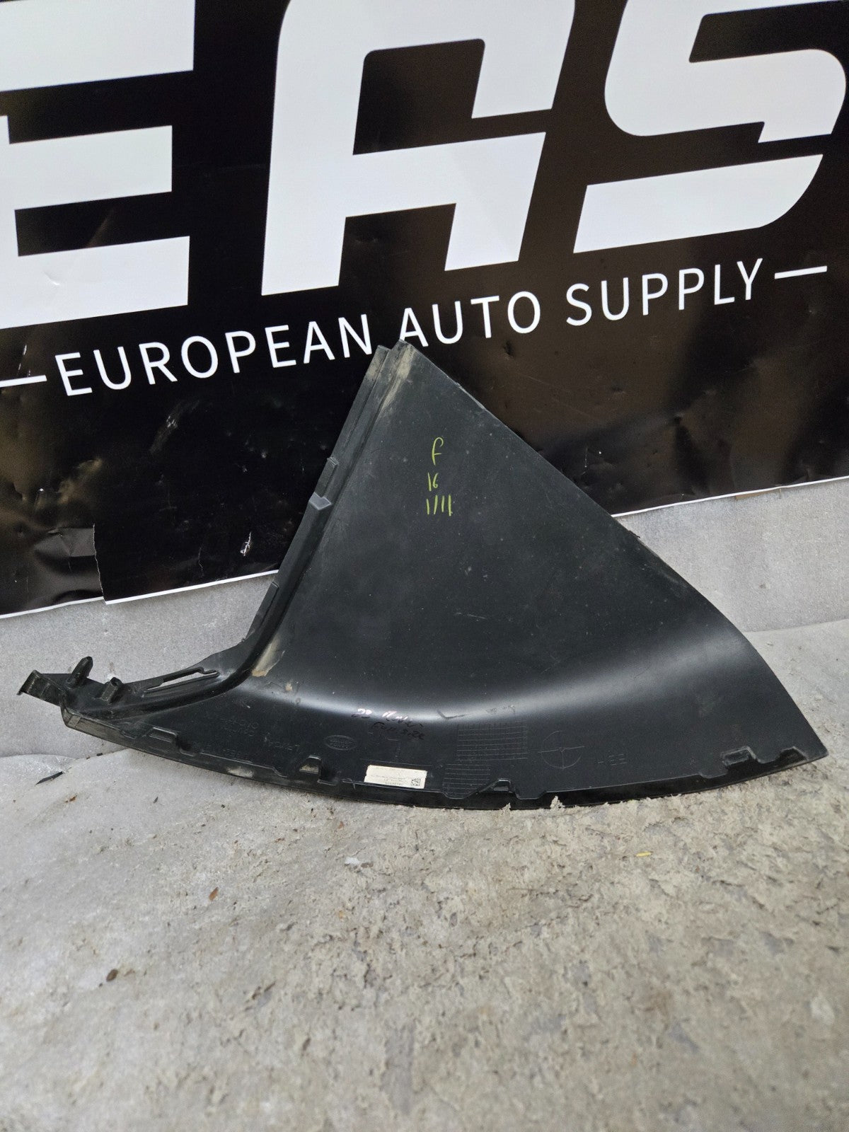 2022-2025 Range Rover L460 Front Bumper Left Corner Cover  M8E2-17E785-A OEM