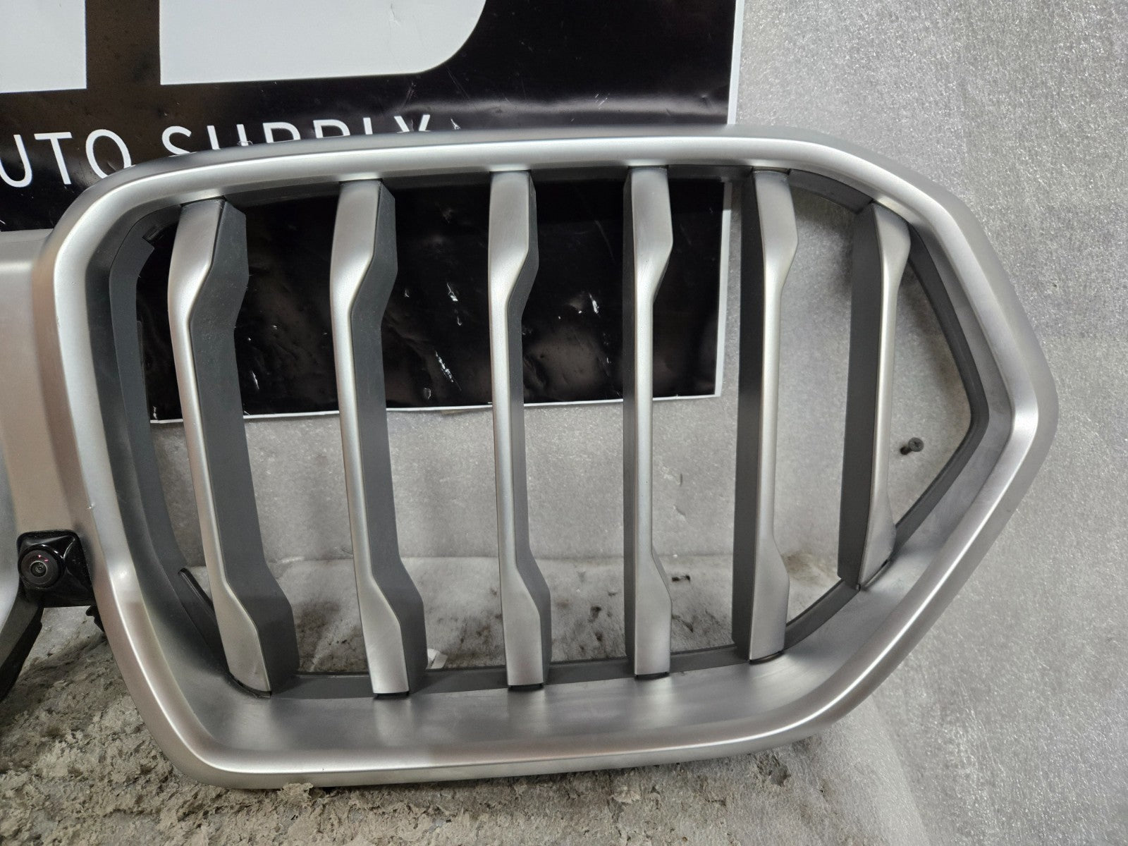 2025 2026 BMW G05 G06 LCI X5 X6 Illuminated Iconic Glow Light Grille Silver OEM
