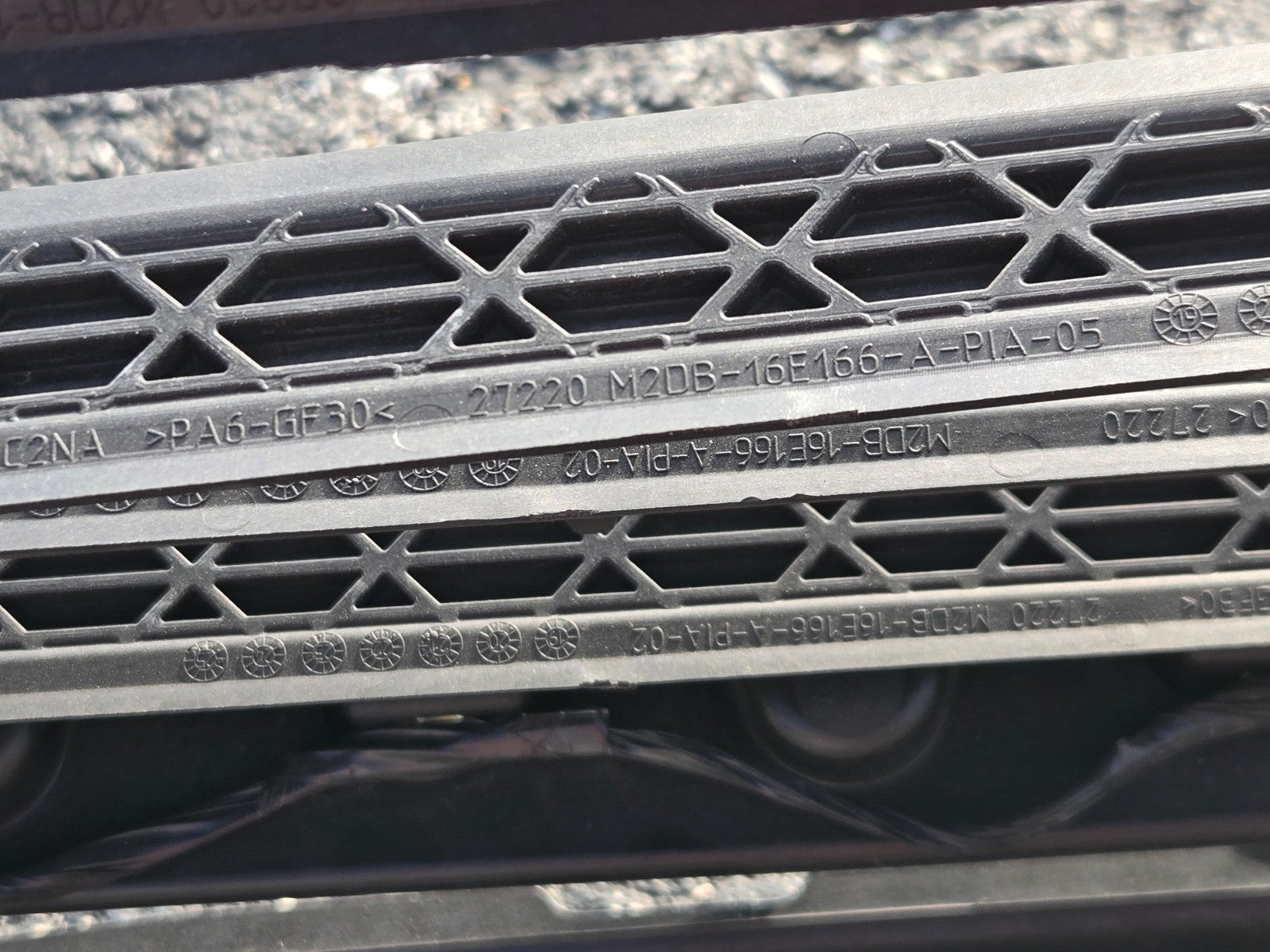 2021-2023 FORD BRONCO FRONT UPPER ACTIVE RADIATOR AIR SHUTTER M2DB-16E166-A OEM