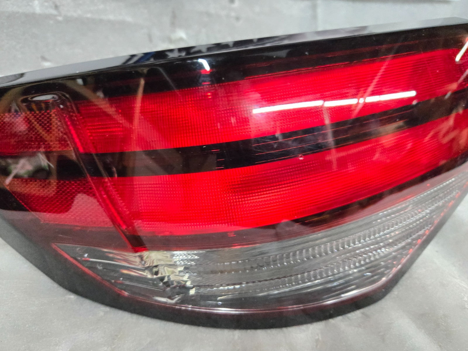 2020-2024 NISSAN SENTRA REAR LEFT TAIL LAMP ASSEMBLY USED OEM 26555-6LB0A