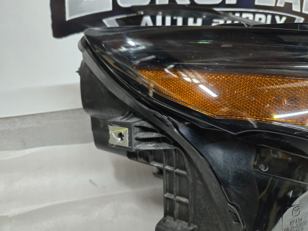2020-2023 Mazda CX30 Right Passenger WITH Adaptive LED Headlight OEM DGJ1-51030