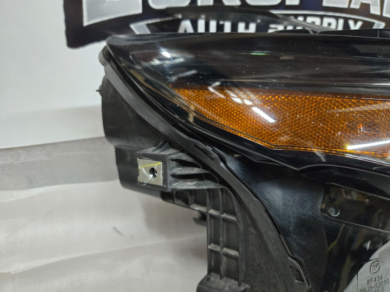 2020-2023 Mazda CX30 Right Passenger WITH Adaptive LED Headlight OEM DGJ1-51030