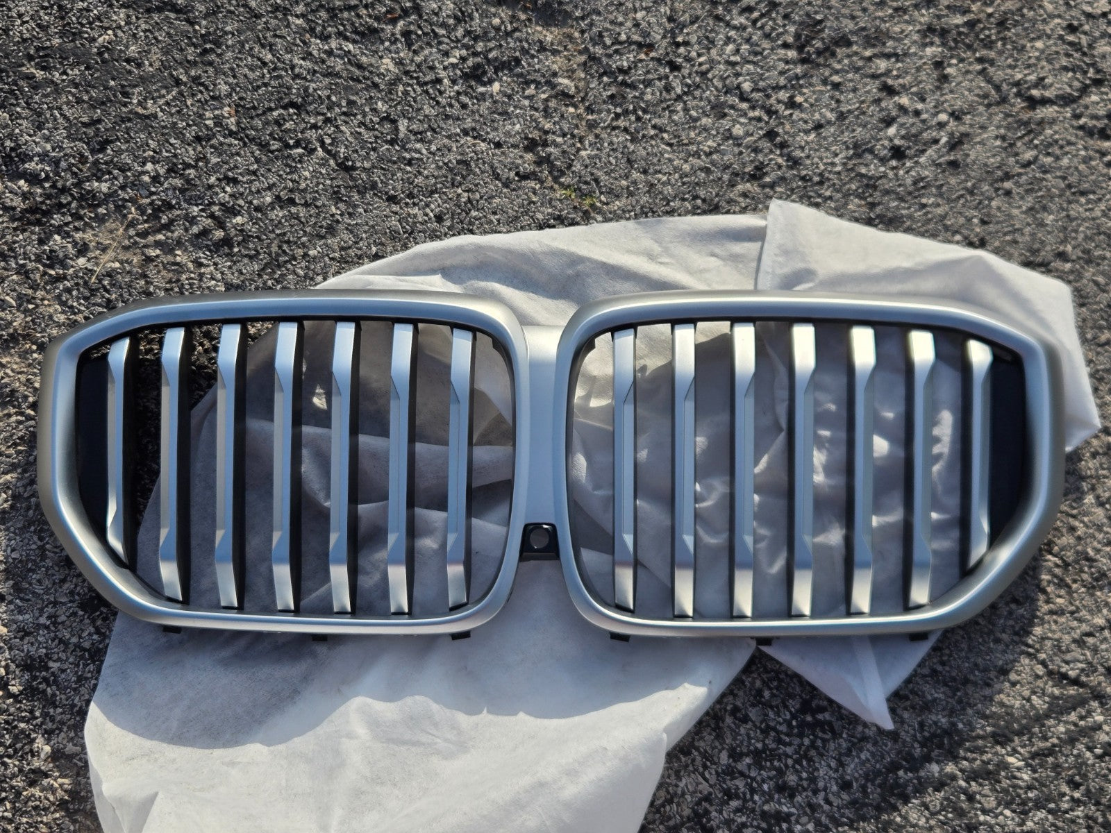 2019 2020 2021 2022 BMW X5 FRONT UPPER KIDNEY GRILLE OEM 164445-10