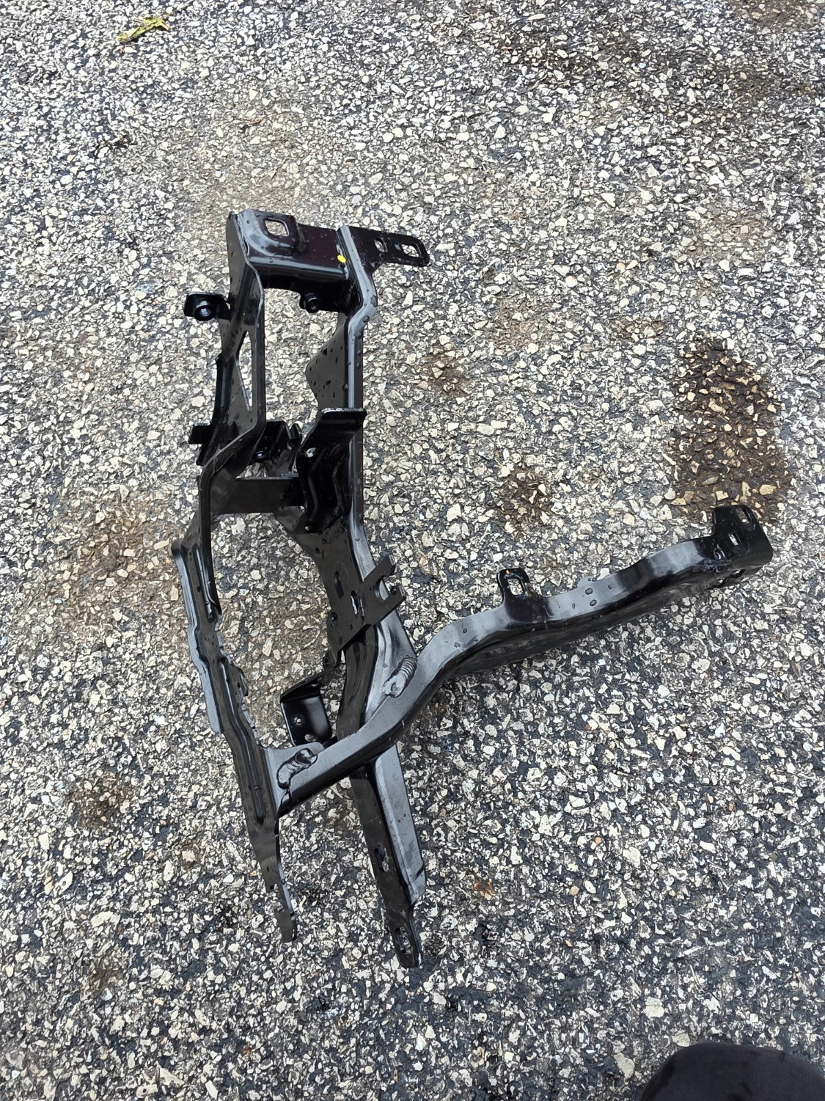 2019-2022 BMW X5 G05 FRONT RIGHT HEADLIGHT MOUNT 7421710 51647421710 GENUINE