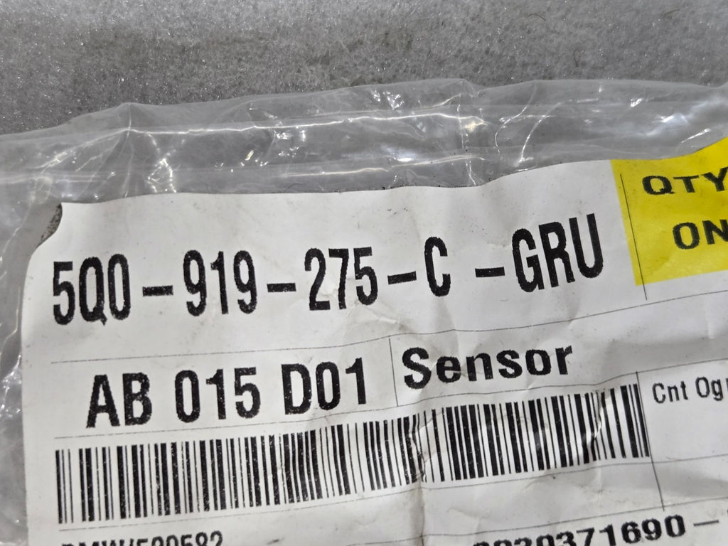 NEW GENUINE Parking Sensor VW Audi Porsche 5Q0919275C Bright Black OEM