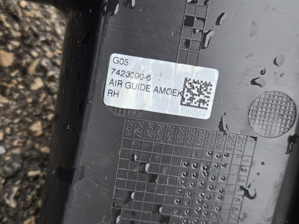 2019-2025 BMW G05 X5 Front Right RH Passenger Radiator Cooler Air Duct Vent OEM