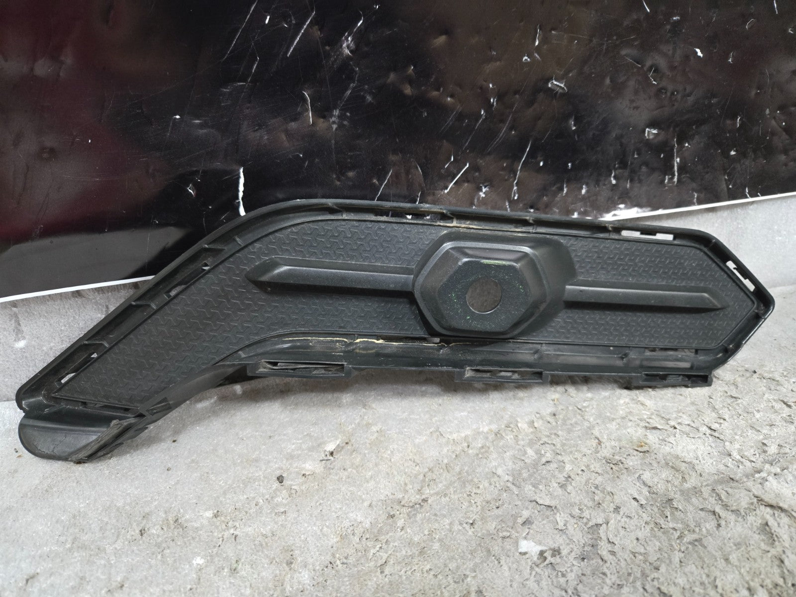 Lamborghini Urus Bumper RH Right Passenger Side Bumper Insert OEM *Clips Damaged