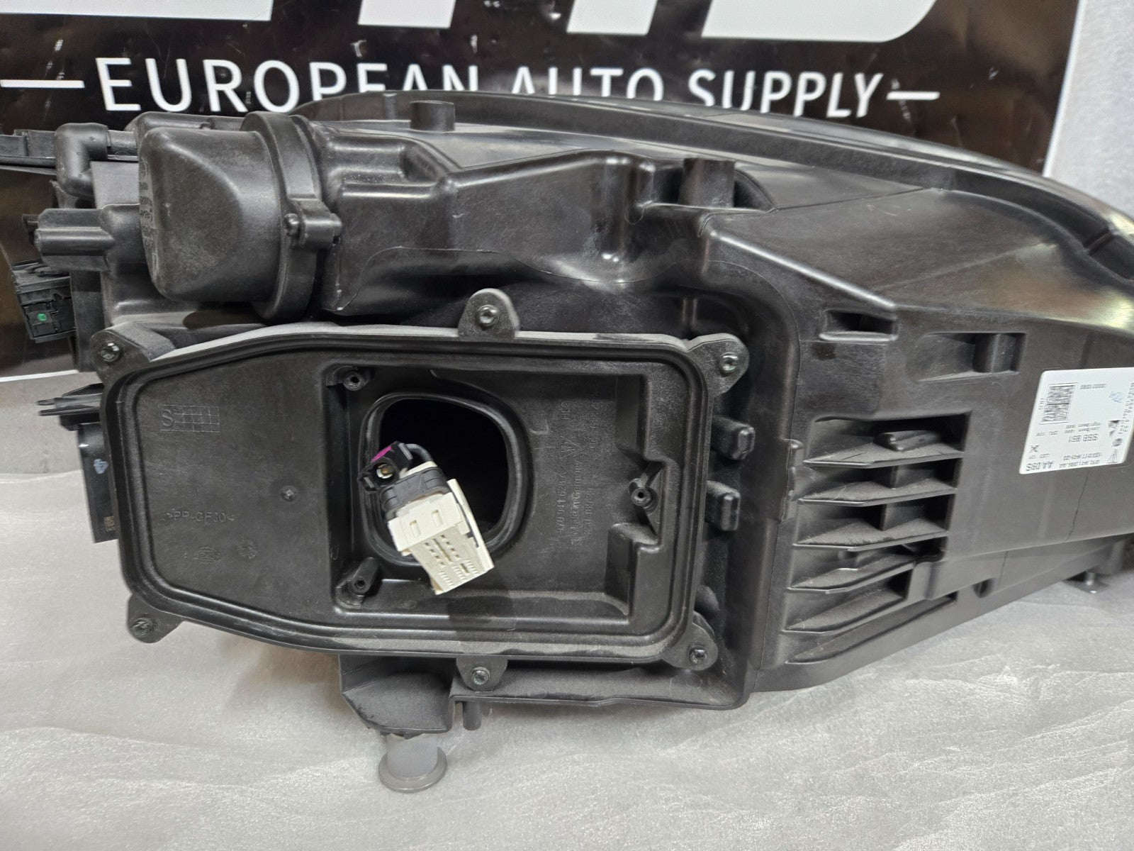 2024 2025 Porsche Cayenne Turbo Left LH Drier Side Full LED Headlight OEM