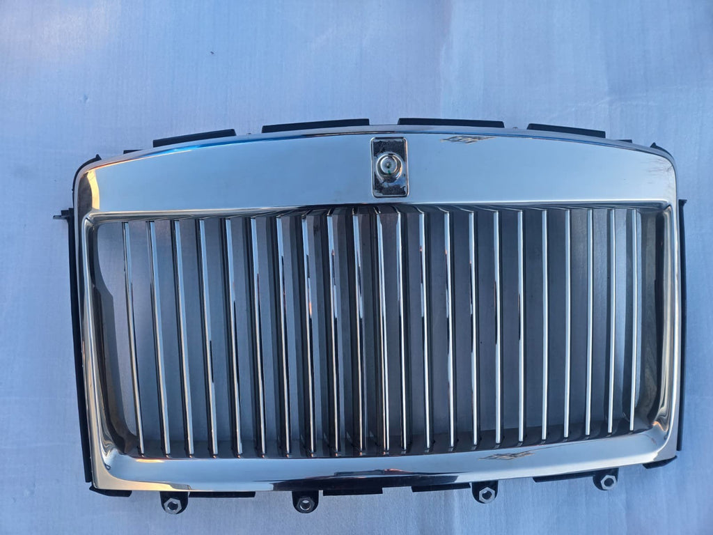 2019 - 2023 Rolls-Royce Cullinan Front Center Chrome Radiator Grille OEM 7448950