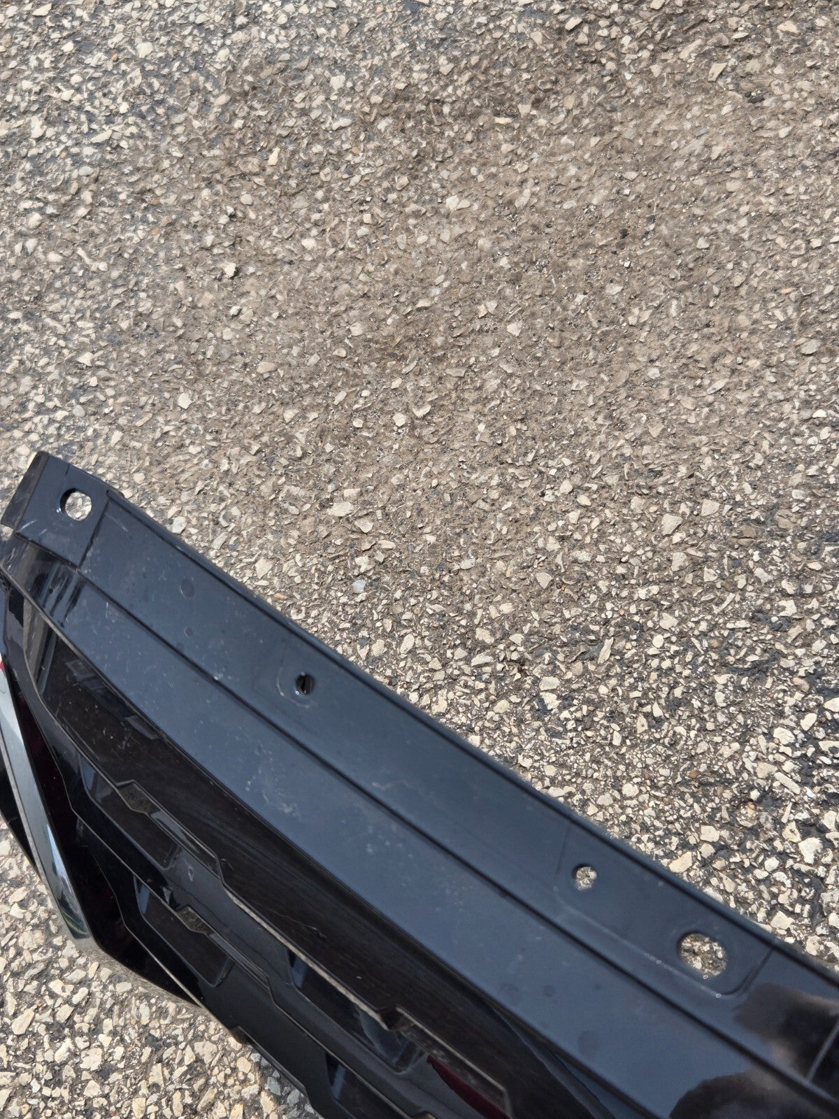 2021 2022 2023 NISSAN KICKS FRONT UPPER GRILLE OEM 62310-9VC0A