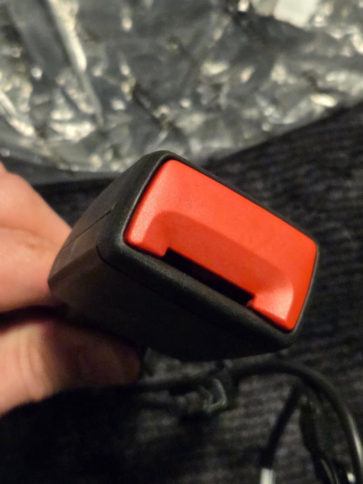 AUDI Q8 4MN REAR RIGHT SEAT BELT BUCKLE 80A857754FMNB ORIGINAL