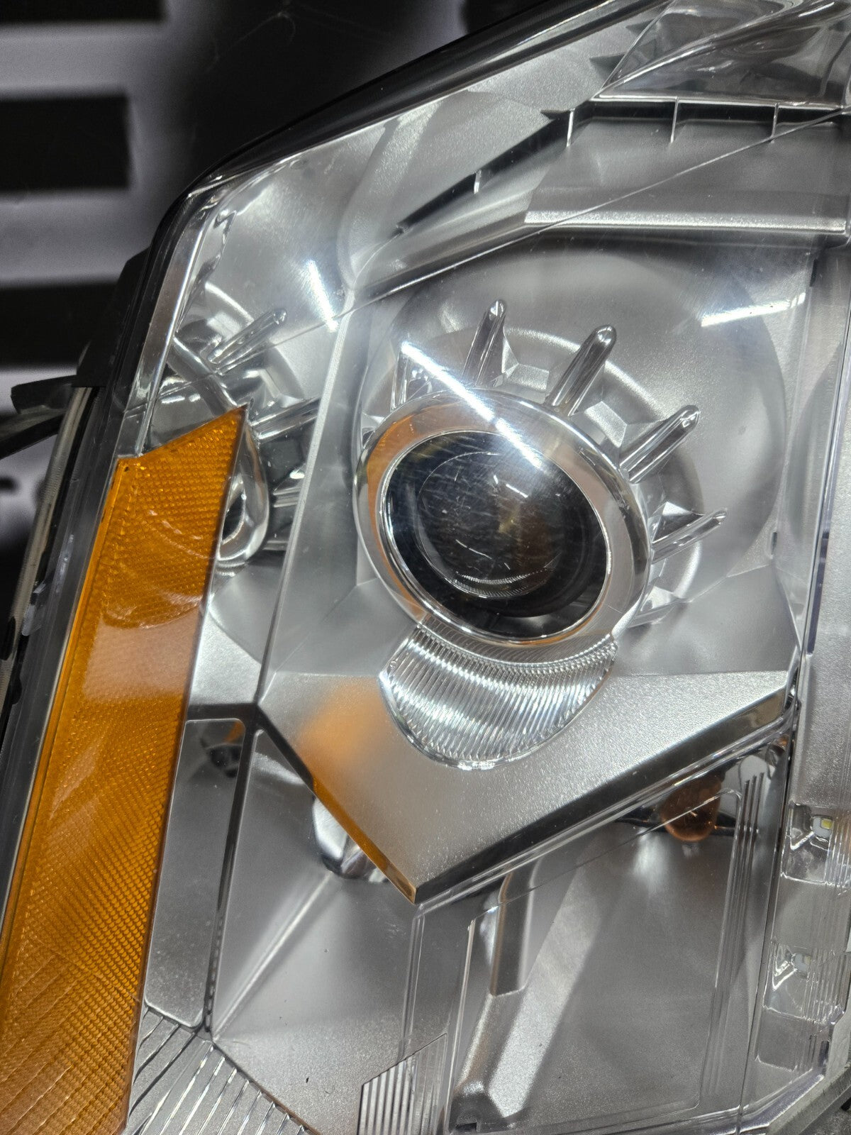2010-2013 Cadillac SRX Left Driver Side Headlight Halogen 22853872 AFTERMARKET