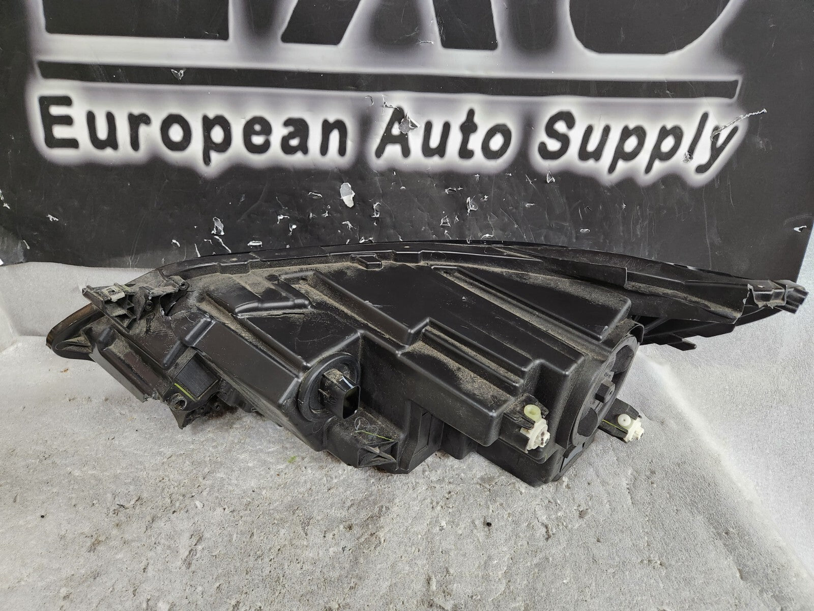 2018 2019 2020 Chevrolet Equinox Headlight Halogen Right RH GM OEM 84428284