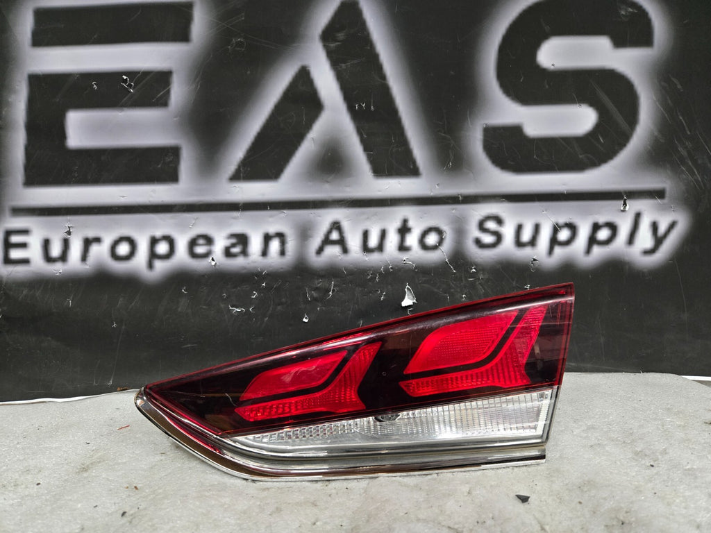 2018 2019 HYUNDAI SONATA PASSENGER RIGHT RH TAIL LIGHT LAMP OEM 92404-C2