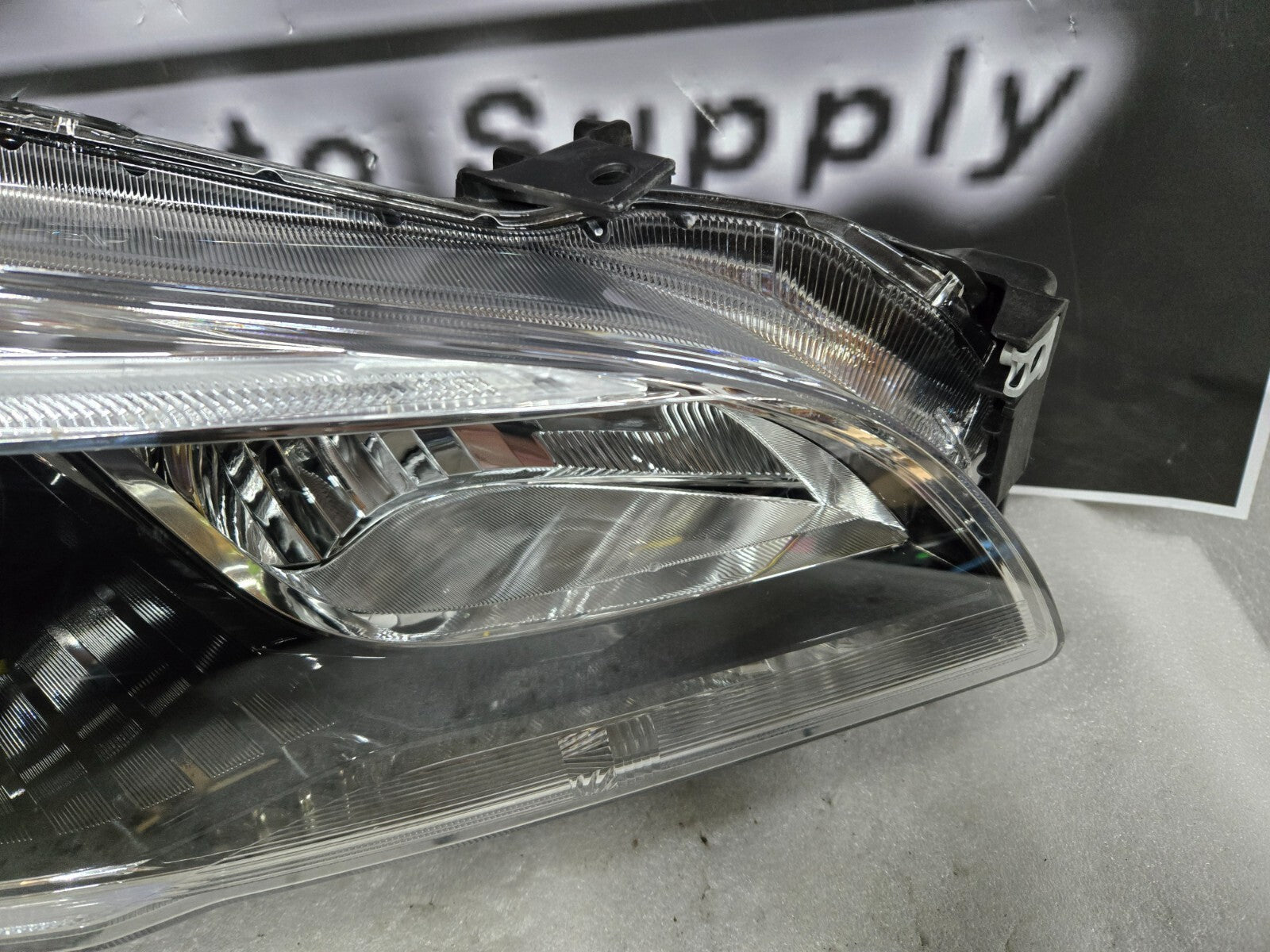 2015 2016 2017 Subaru Outback Legacy Halogen w/LED Right Headlight Lamp OEM