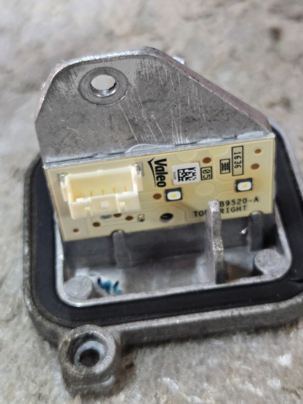 BMW X1 RH Right Passenger Headlight Control Unit Module 90068145 OEM