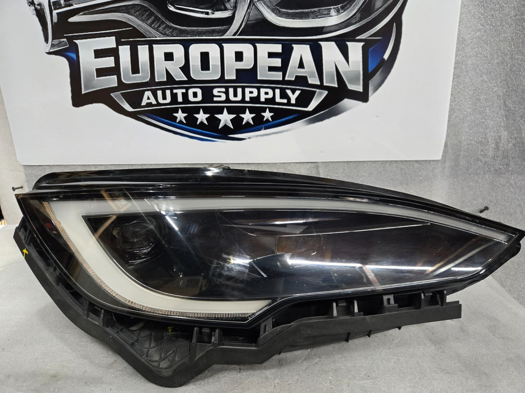 2022-2024 Tesla Model S Plaid Right RH Passenger LED Headlight OEM 1563714-95-C