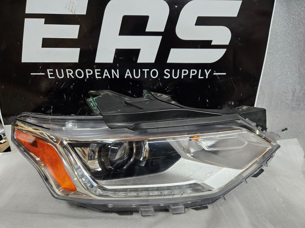 2018-2021 Chevrolet Traverse Xenon HID Headlight Right RH Passenger OEM 84721415