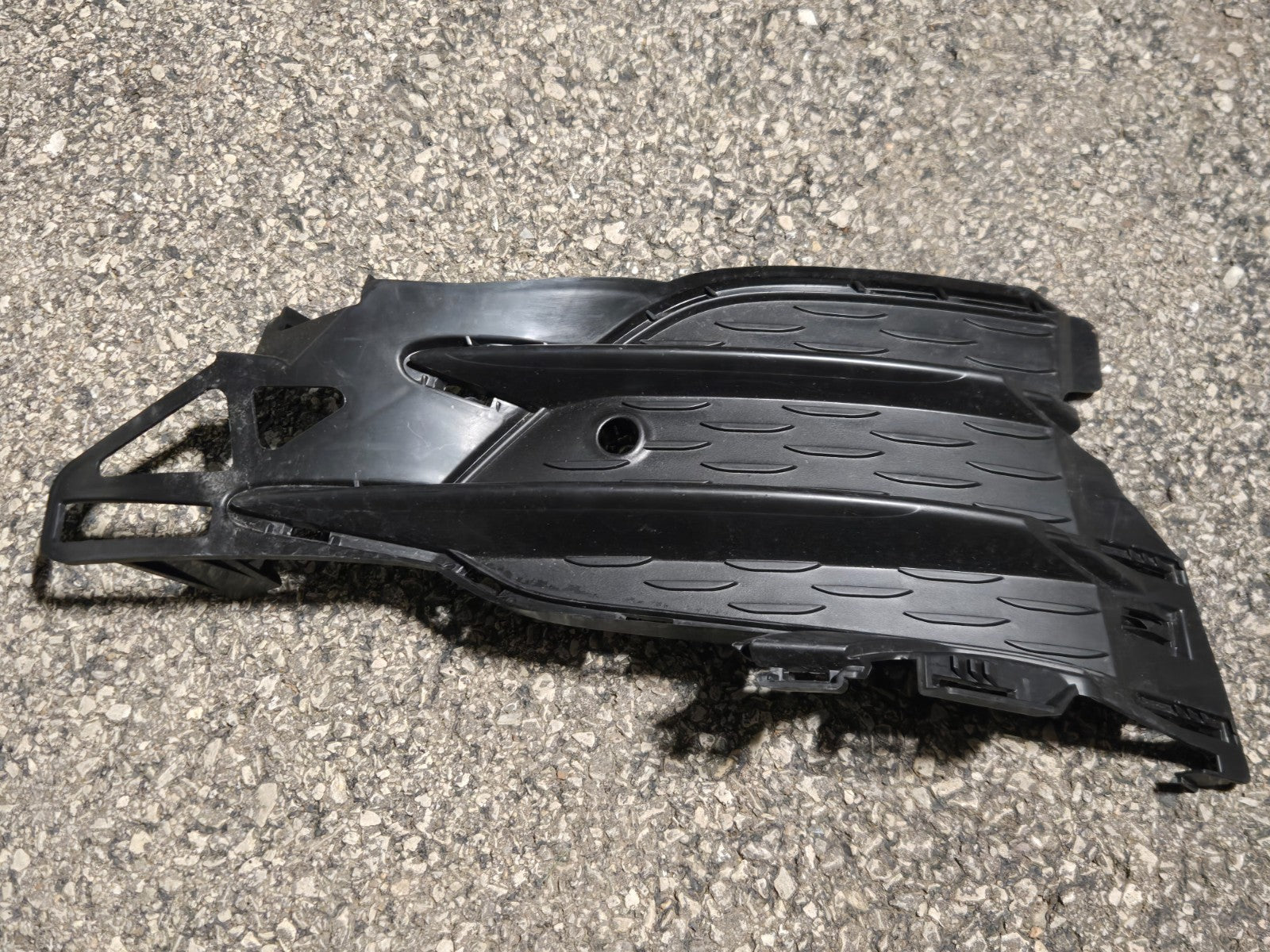 2019 2020-2023 MERCEDES BENZ GLE RIGHT PASSENGER BUMPER GRILLE TRIM A1678853810