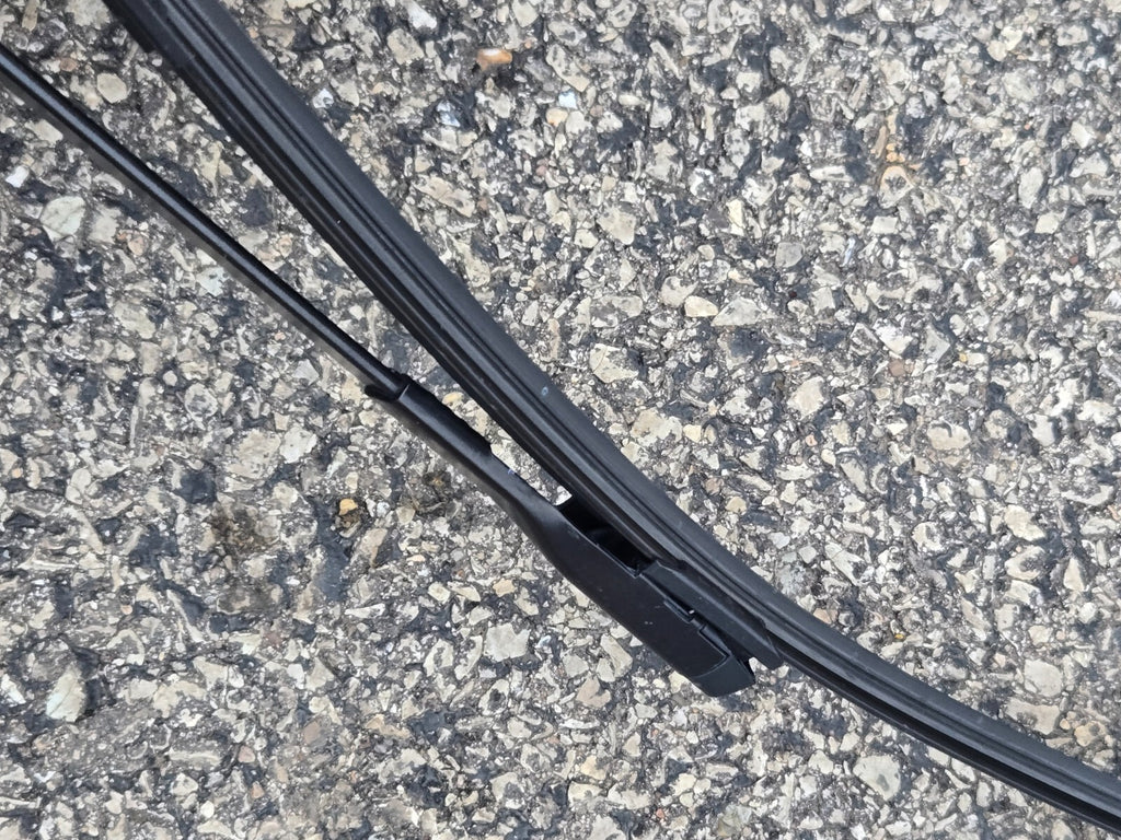 LAMBORGHINI HURACAN PASSENGER RIGHT WINDSHIELD WIPER ARM BLADE OEM 4T1955408A