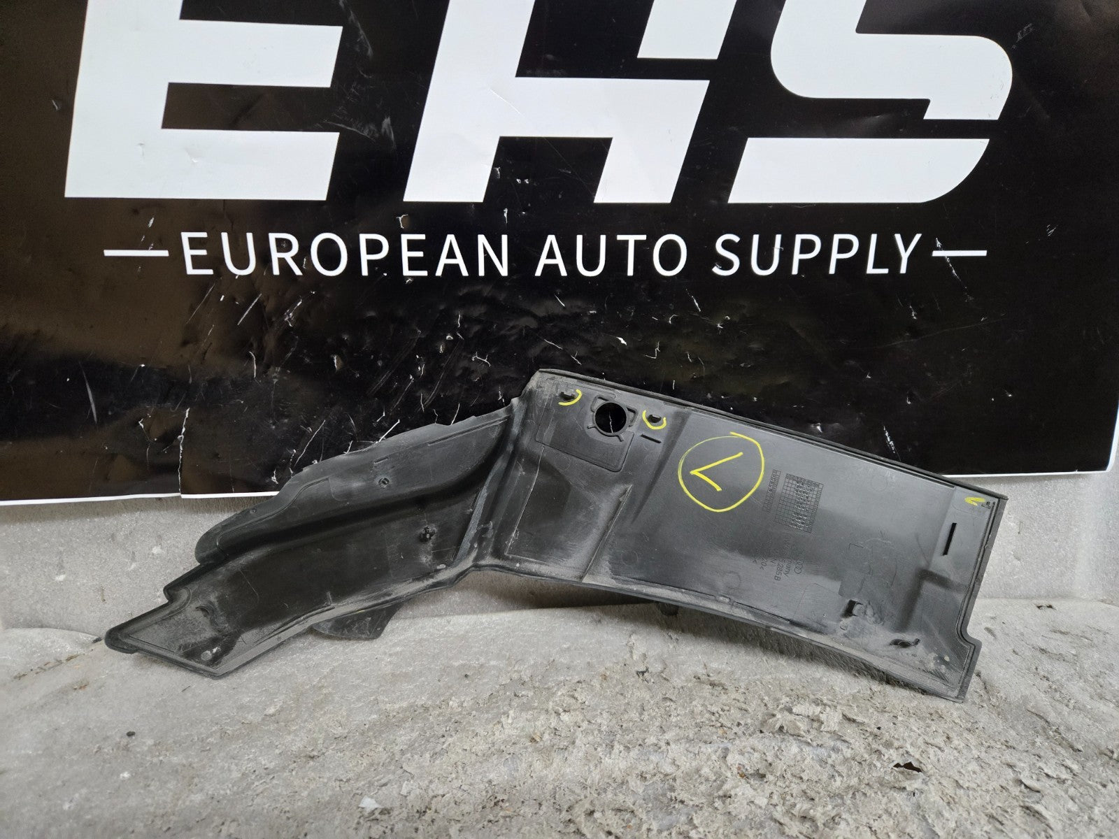 Genuine Audi Fender Ledge Cover 8W6-805-285-B-9B9 LEFT LH DRIVER SIDE