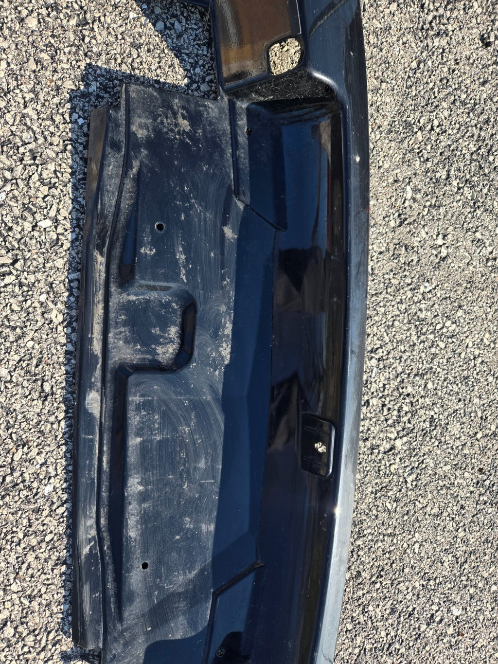 15-20 CHEVROLET SUBURBAN TAILGATE LIFTGATE ROOF SPOILER LOWER COVER OEM 22892618