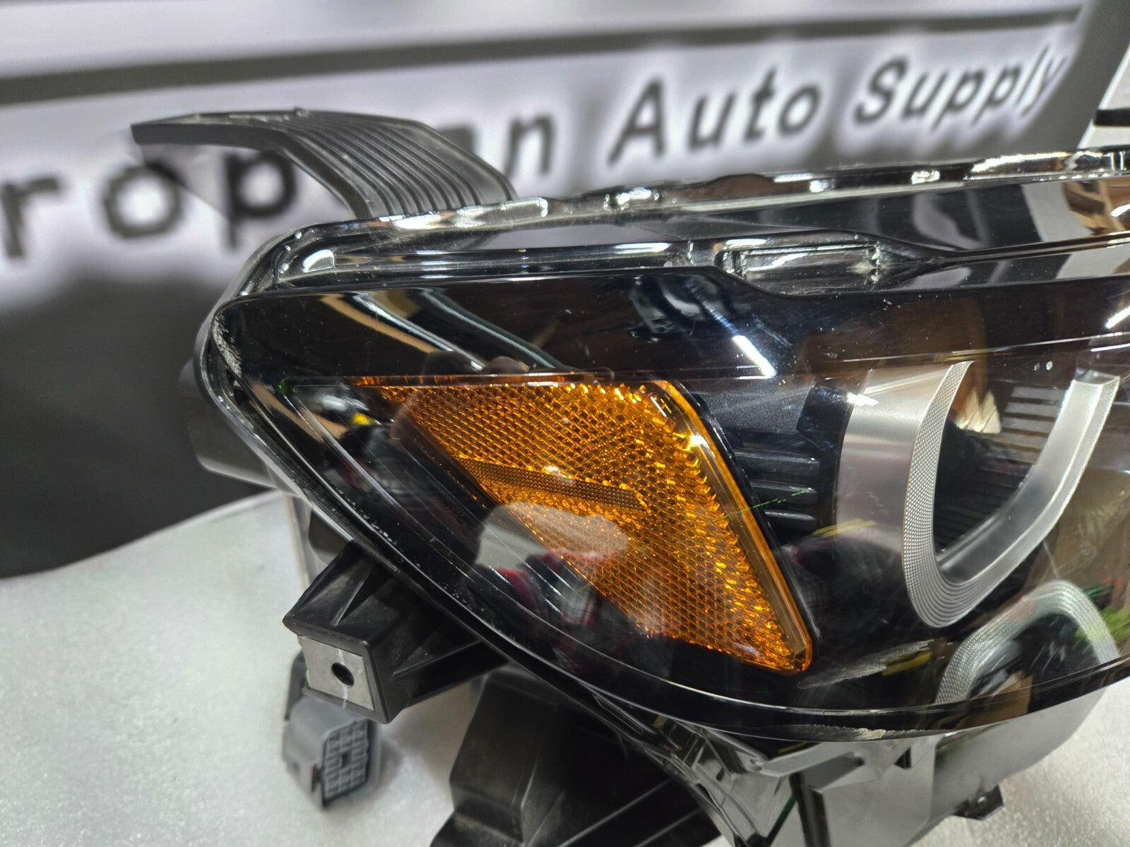 2023-2024 Mazda CX50 CX-50 Right Passenger Side Headlight OEM VA40-51030