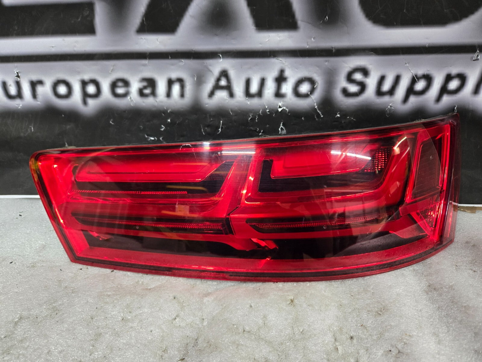 2017 2018 2019 Audi Q7 Tail Light LED RH Rear Right Passenger Side Genuine OEM