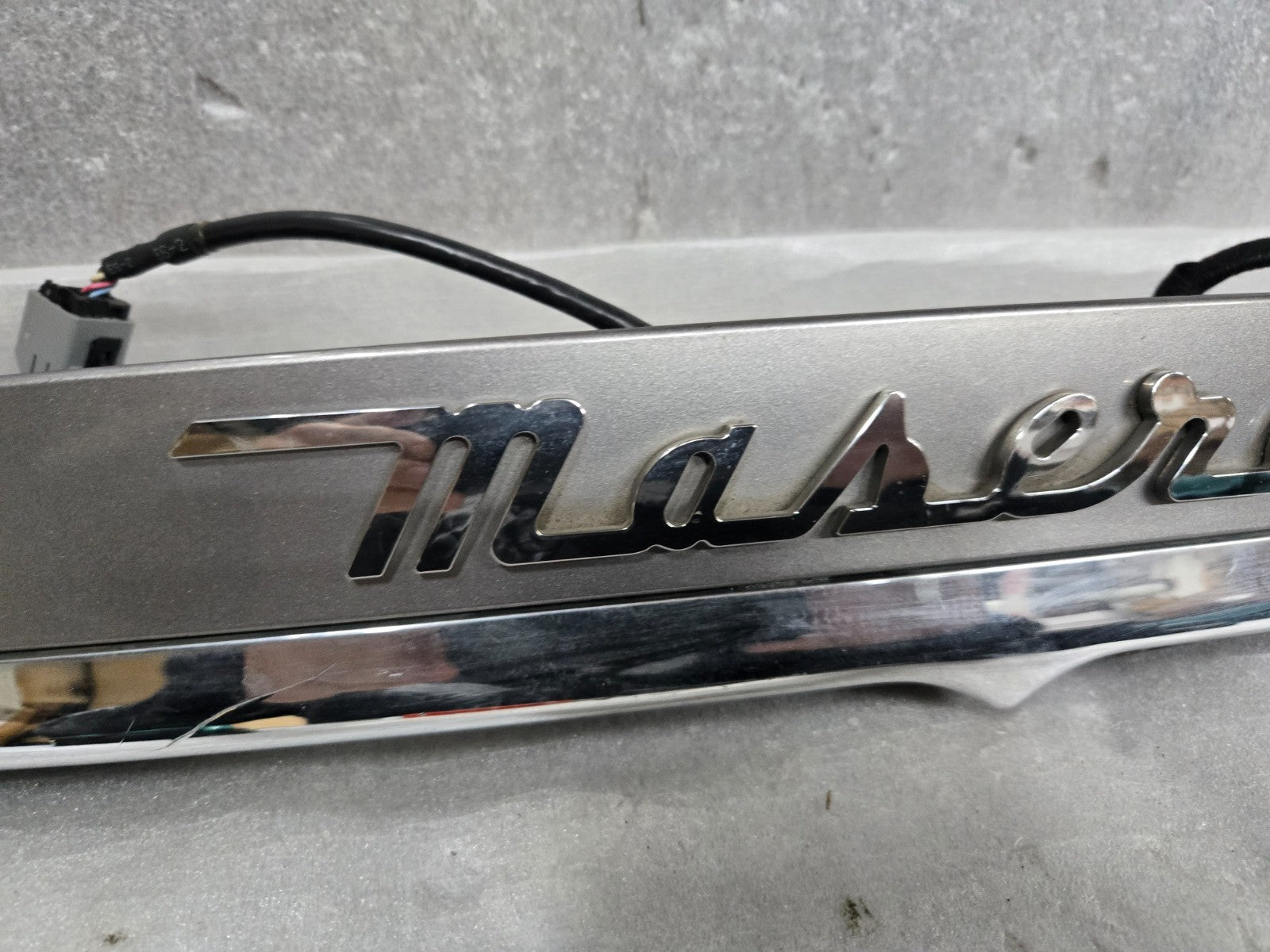 2014-2017 Maserati Ghibli Trunk Deck Lid Cover w/Camera 670010759 OEM 178269