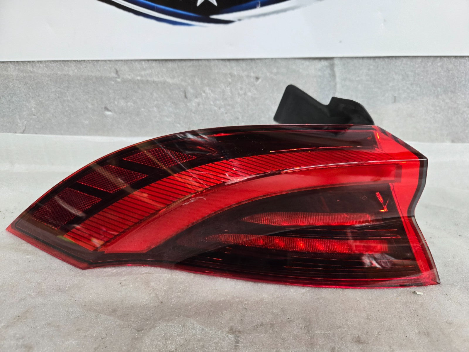 2023-2026 Maserati Grecale OEM LED Tail Light Left LH Driver Side 670157333