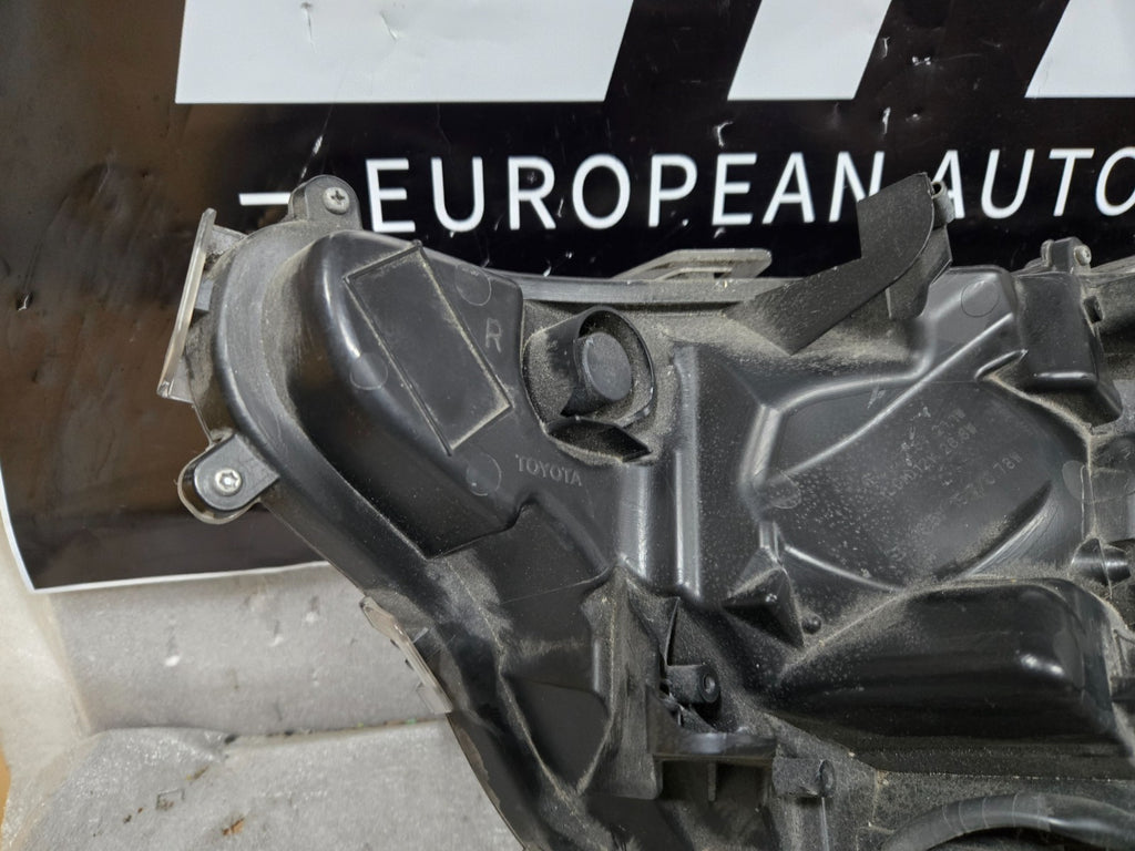 2019-2021 TOYOTA RAV4 RIGHT PASSENGER RH HEADLIGHT ASSY OEM PART# 81110-0R160